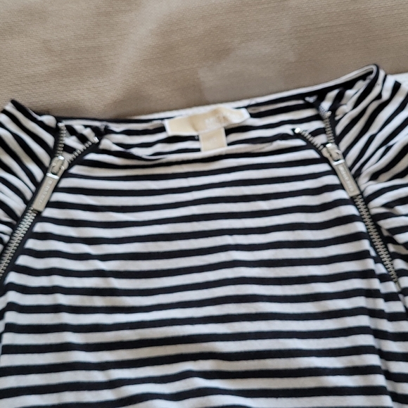 MK blouse - Picture 2 of 4